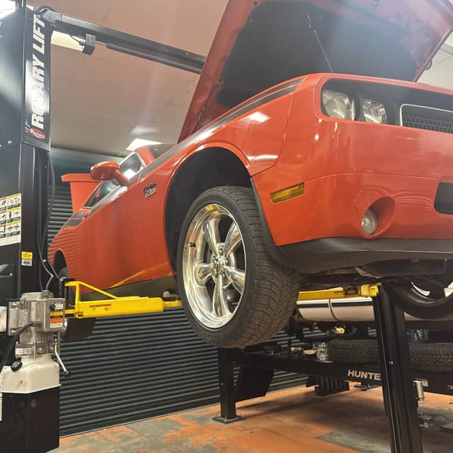 challenger on lift